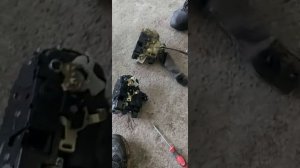 замена замка заднего дверя суперб 1. извините все подробности не снял на видео .работал с клиентами