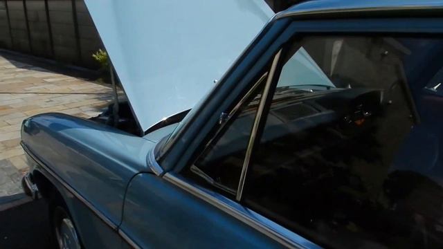 Mercedes Benz 230(W114) '1970 смотреть онлайн