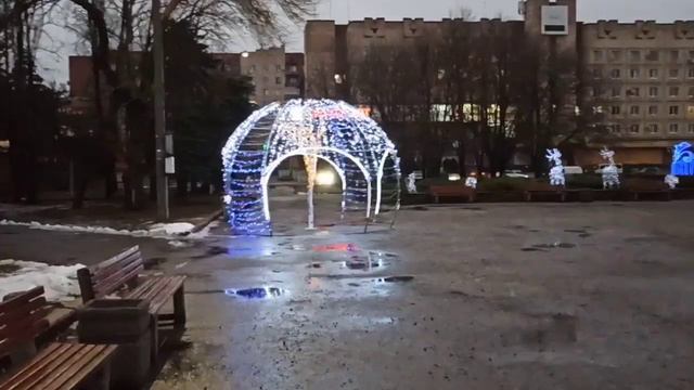 Славянск 19 Декабря 2023 — Иллюминация в центре, Ёлка. смотреть онлайн