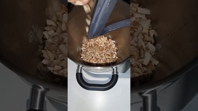 Сливочно-грибной соус на Cookingchef смотреть онлайн