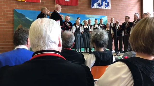 Jodlerklub Wynigen - Im Buechewald von Edi Gasser смотреть онлайн