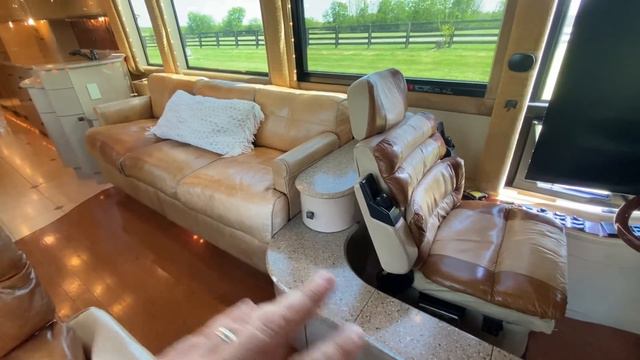 AMAZING! 2001 Prevost Liberty coach sold!(Liberty lady classic) смотреть онлайн