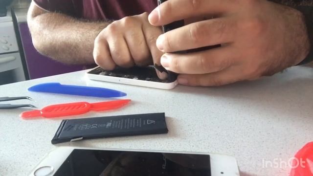 Замена аккумулятора ( батарей ) На iPhone 5s и на iPhone 5c Батарея от iPhone 5c в iPhone 5s смотреть онлайн