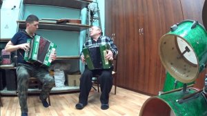 Игра на гармошке!!! Микс на гармошках!!! Леха- Движуха!!!