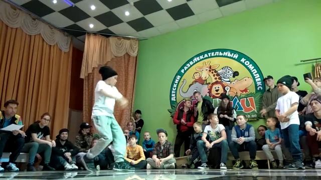 Александров Метр с кепкой breaking kids отбор 4 смотреть онлайн