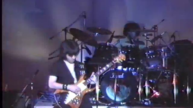 1984-3 Killer (Cozy Powell cover.） смотреть онлайн