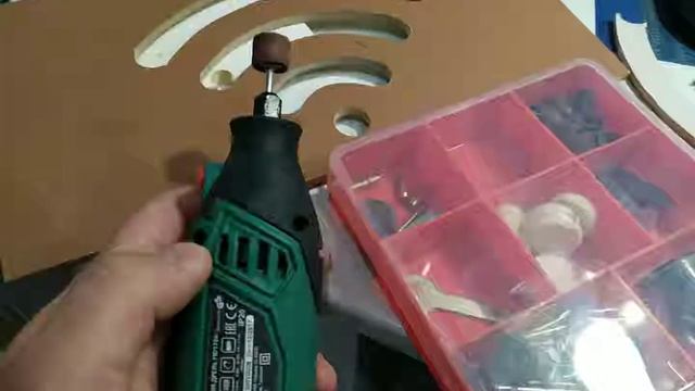 Из остатков ламината. Декоративная коробочка для роутера. Decorative box for the router. смотреть онлайн