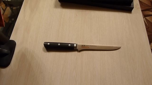 Обвалочный нож Masahiro.  MBS26. Ножу тесно на кухне...
