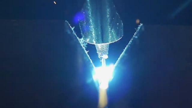Сварка корня сплошной проволокой методом КТЛ (корень тонкий лист). Скоростная съемка 1000 кадр/сек. смотреть онлайн