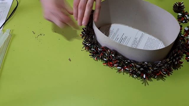 КОРЗИНКА ИЗ ШИШЕК. ДЕЛАЕМ ПОДЕЛКУ "КОРЗИНКА ИЗ ШИШЕК" В ДЕТСКИЙ САД. смотреть онлайн