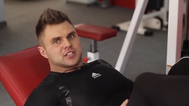 Тренировка с резиновыми петлями в зале смотреть онлайн