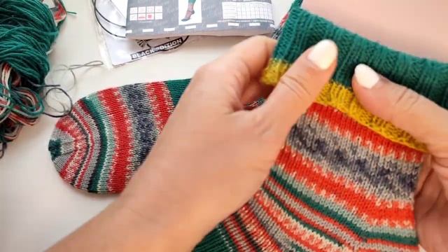 Новинка от seam Regina носочная пряжа. Новогодние носки/носочки спицами/носки в подарок на Новый го смотреть онлайн