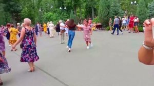 МАМА,А Я ЛЁТЧИКА ЛЮБЛЮ.КРАСИВЫЙ ТАНЕЦ ПОД КРАСИВУЮ ВЕСЕЛУЮ ПЕСНЮ.СЕНТЯБРЬ 21..mp4