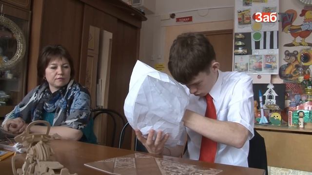 Читинский школьник создает костюмы супергероев смотреть онлайн