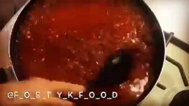 Макаронные гнёзда (tagliatelle) с фаршем (на сковороде) смотреть онлайн