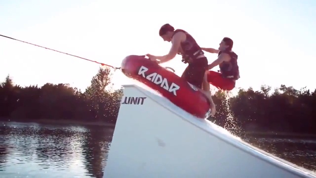 НОВИНКА 2018 I ПОЗИТИВНАЯ ПЕСНЯ I Эдуард Хуснутдинов - Я ЖИВУ НЕ УНЫВАЮ