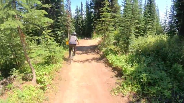 Riding Legendary Steep Freeride Lines and Sun Peaks Bike Park! смотреть онлайн