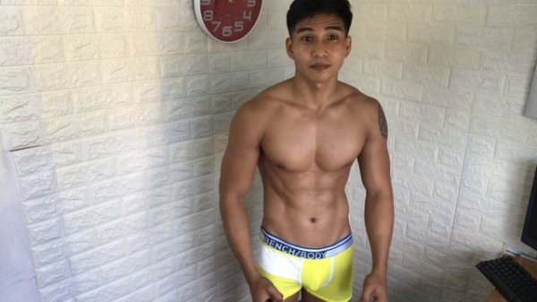 SHIRT RIPPING CHALLENGE!