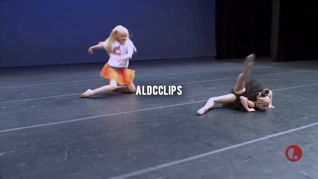 Dance Moms | Elliana And Jojo's Duet Fan Favorite смотреть онлайн