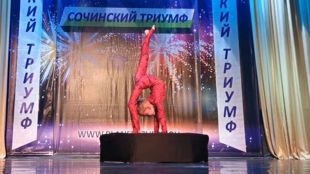 Склярова Мия, 6 лет. каучук. номер роза девочка змея. сочинский триумф 03.07.22 смотреть онлайн