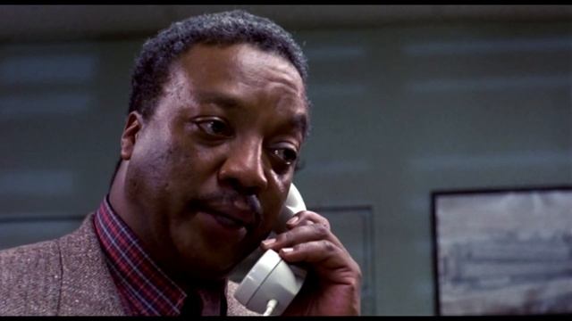 Сара Коннор зашла послушать гр. Технология смотреть онлайн