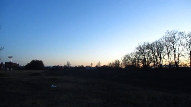 Тепловоз ТЭП70-0208 с поездом № 83 Гомель - Санкт-Петербург. смотреть онлайн