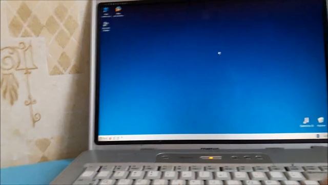Включаем ноутбук спустя 10 лет Compaq v5000 смотреть онлайн