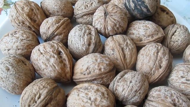 Отмываем руки от зеленых грецких орехов. смотреть онлайн