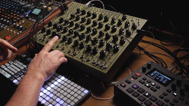 The Most Unique Drum Machine I've Ever Used // SOMA Pulsar 23 with OXI One and Elektron Syntakt смотреть онлайн