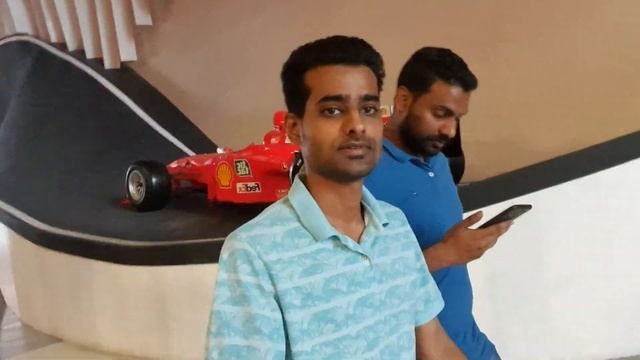 Ferrari world abu Dhabi смотреть онлайн