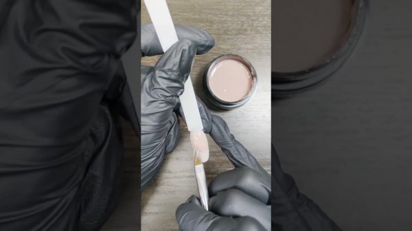 Самые распространенные ошибки выравнивания ногтевой пластины гелем