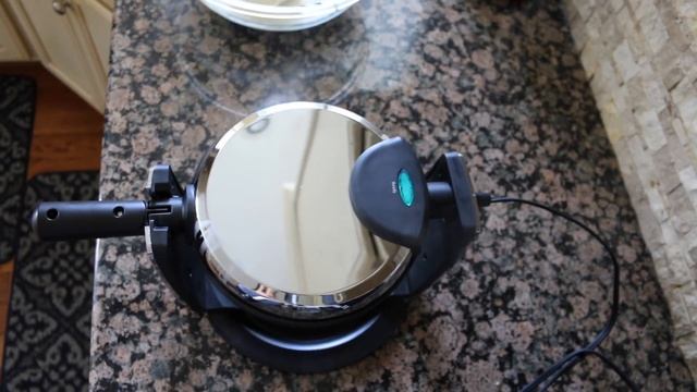 Demonstration and Review on Oster Flip Belgian Waffle Maker - CKSTWFBF10 смотреть онлайн