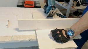 Как отрезать ровно электролобзиком.