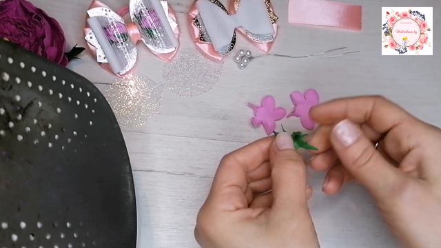 Для особого случая... Бантик с цветами и виниловой пленкой. DIY MK foamiran ribbon Eco-leather смотреть онлайн