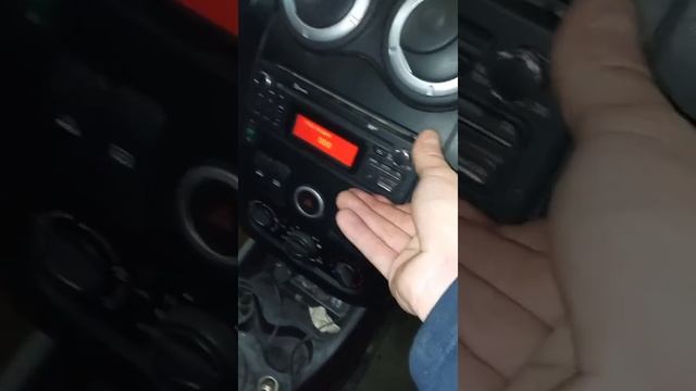 как узнать код магнитолы лада ларгус, рено