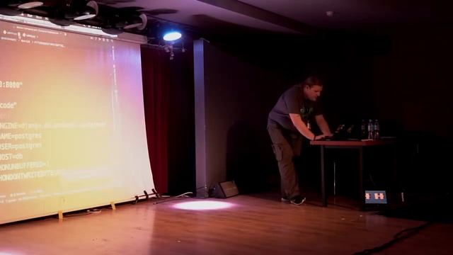 Noc Informatyka 1.2 - docker-compose@localhost dla programistów // Janusz Kamieński смотреть онлайн