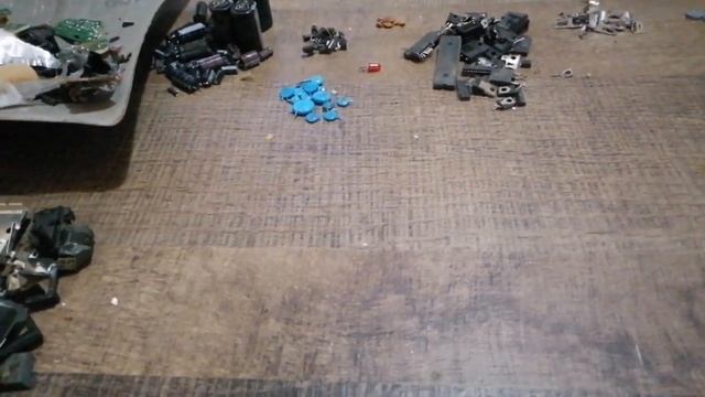 ТЕЛЕВИЗОР НА ЦВЕТМЕТ (ЧАСТЬ 2). СКОЛЬКО МЕДИ В ТЕЛЕВИЗОРЕ? РАДИОДЕТАЛИ СССР! ПЛАТЫ ОТ ТЕЛЕВИЗОРА. смотреть онлайн