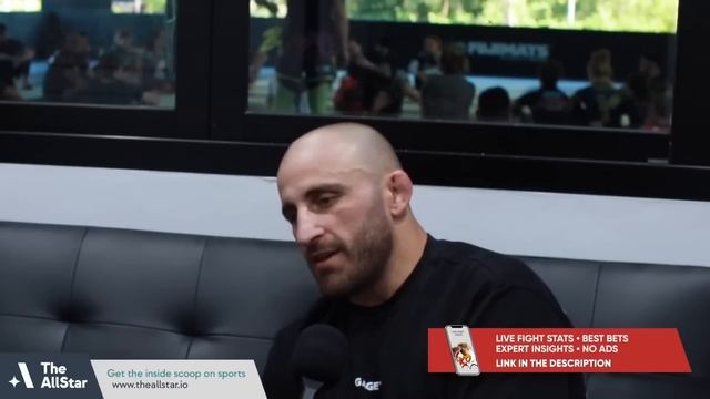 Бой будет в стойке! Волкановски про бой против Ислама Махачева смотреть онлайн