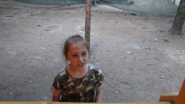 Мы маленькие дети, нам хочется гулять!!! смотреть онлайн