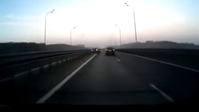 NEW scary car accident on highway in Russia Renault Fluence crash смотреть онлайн