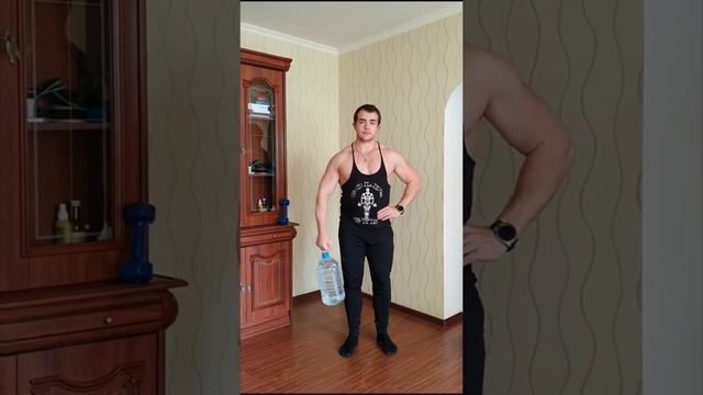 Отведение плеча в стороны с бутылкой по одной руке смотреть онлайн