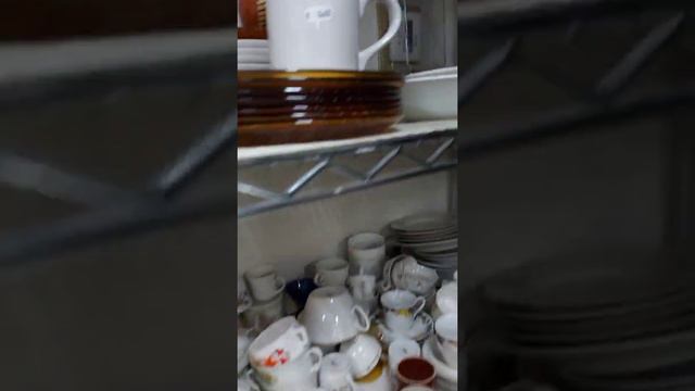 Страна басков. Комиссионный магазин ( винтажные вещи, антиквариат) смотреть онлайн