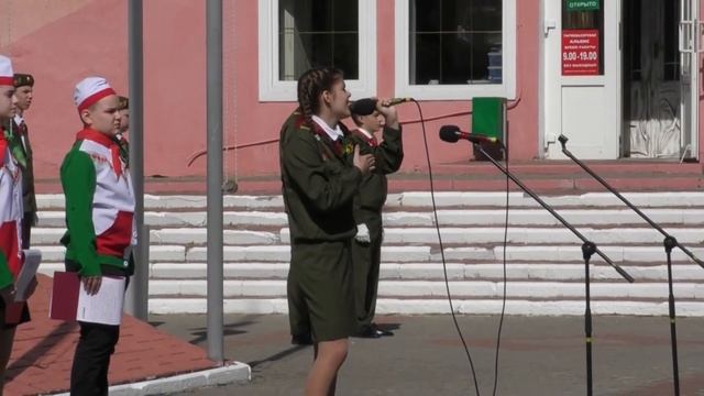 КАК ПОВЯЖЕШЬ ГАЛСТУК... В Калинковичах прошел торжественный приём в пионеры мальчишек и девчонок смотреть онлайн