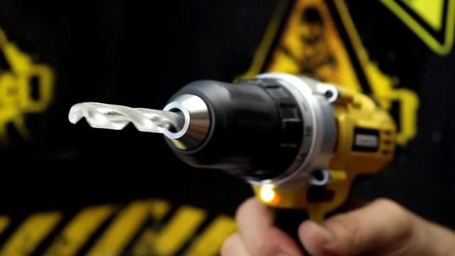 КАК СДЕЛАТЬ ПРОЗРАЧНОЕ СВЕРЛО С ЭФФЕКТОМ ЛЬЮЩЕЙСЯ ВОДЫ смотреть онлайн