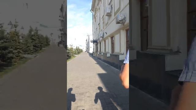 1.Приехали в город Казань = дорога к Кремлю=конец августа 2017 смотреть онлайн