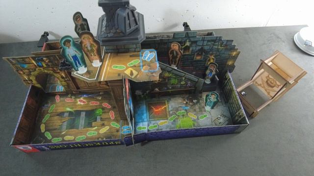 Walking through childhood memories: Ghost Castle смотреть онлайн