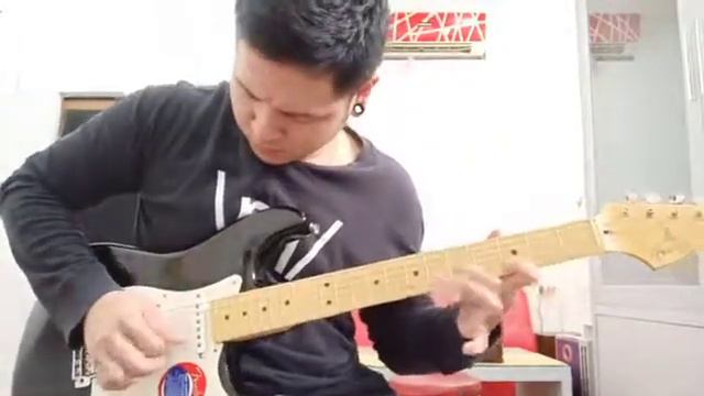 Fender USA Eric Clapton stratocaster 2002 Blues Demo смотреть онлайн
