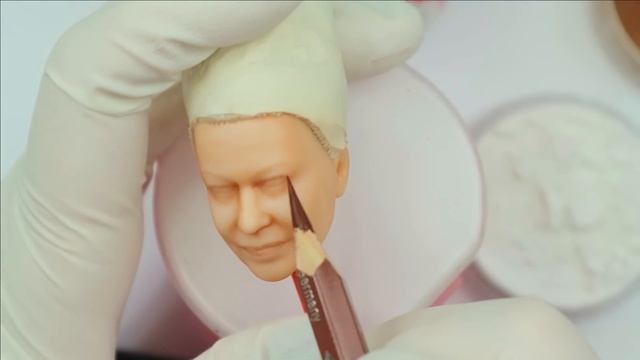 LET'S AGE THE QUEEN! / Repainting THE NEW QUEEN ELIZABETH II Doll / Poppen Atelier смотреть онлайн