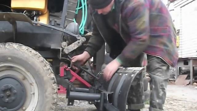 Отвал самодельный (обзор крепления к минитрактору ) смотреть онлайн