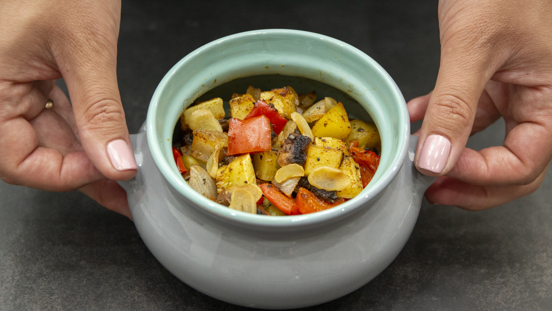 И НЕ НУЖНО дорогих продуктов! Готовлю УЖИН в горшочках. Лучшее ЖАРКОЕ с мясом и овощами! смотреть онлайн